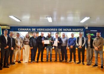 Vereadores de Nova Hartz aprovam projetos em sessão com foco em habitação, obras e infraestrutura