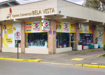 Guia Saúde 2025: Farmácia Preço + Baixo completa 8 anos em Araricá