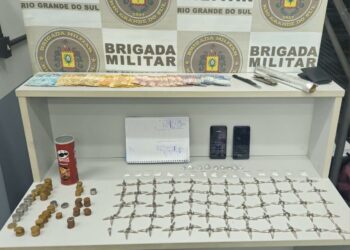 Homem é preso e menor é apreendido por tráfico em Campo Bom