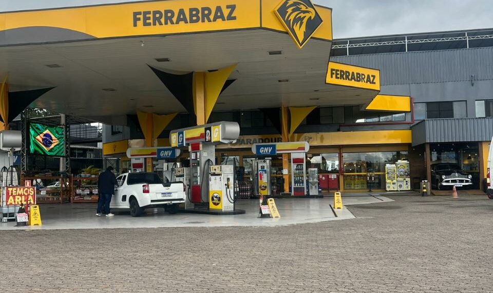 Nova cafeteria transforma Posto Ferrabraz em paradouro acolhedor