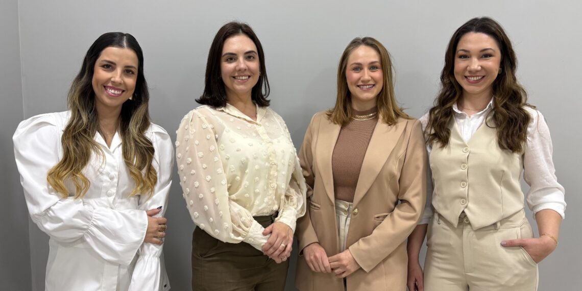 Equipe multidisciplinar focada em resultados transformadores