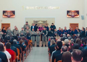 Igreja Universal do Reino de Deus homenageia militares de Sapiranga