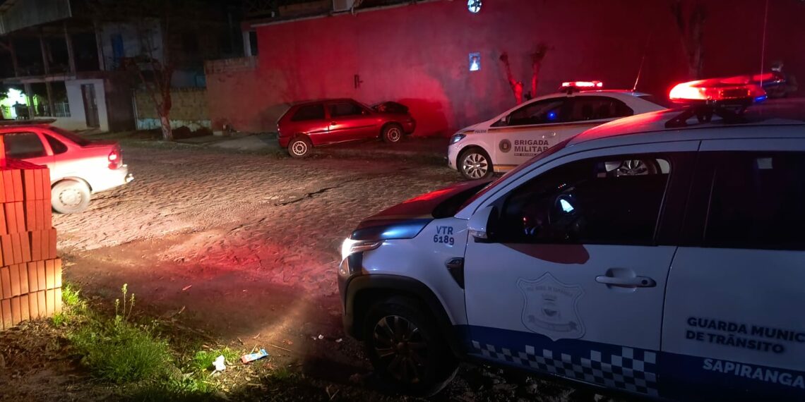 Motorista sem CNH colide contra prédio em Sapiranga