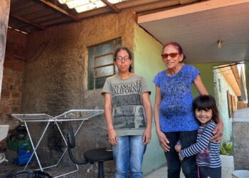 Após perder tudo em enchente, família busca mão de obra voluntária para construir casa