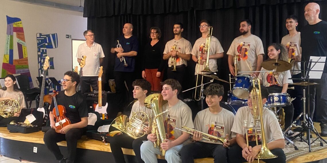 Orquestra Jovem de Campo Bom recebe 28 instrumentos da Fundação Cultural