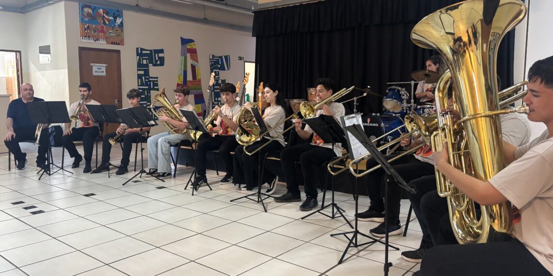 Orquestra Jovem de Campo Bom recebe 28 instrumentos da Fundação Cultural