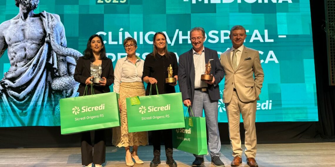 Hospital Sapiranga é destaque estadual e vence o Prêmio AMRIGS de Melhores Práticas na Medicina 2025