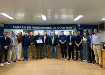 Sessão da Câmara de Nova Hartz destaca 50 anos da Calçados Sandra e projetos voltados à comunidade