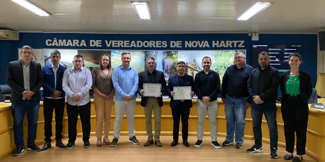 Câmara de Nova Hartz aprova projetos sociais e celebra 25 anos da dupla Pedro & Dalvan em sessão