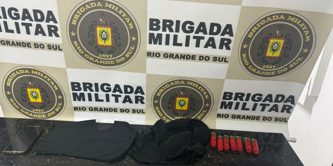Dois homens são presos por porte ilegal de arma na RS-239, em Sapiranga
