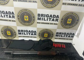 Dois homens são presos por porte ilegal de arma na RS-239, em Sapiranga