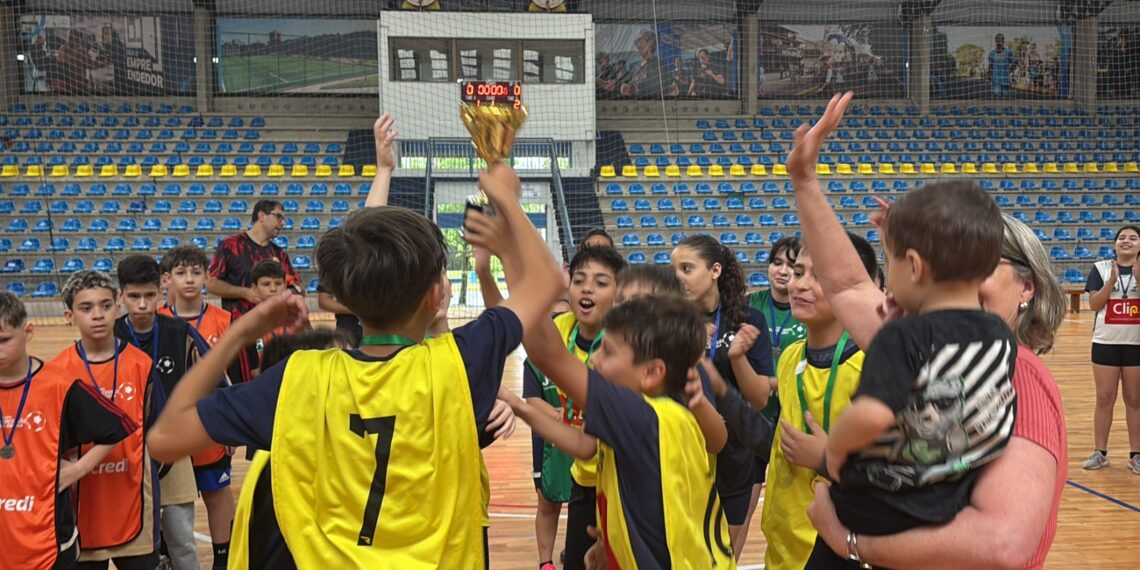Finais da Copa Repercussão  na Escola de Futsal SICREDI/  CLIP agitam Campo Bom