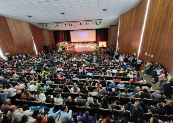 Sessão solene de Sapiranga celebra  alunos e profissionais da educação