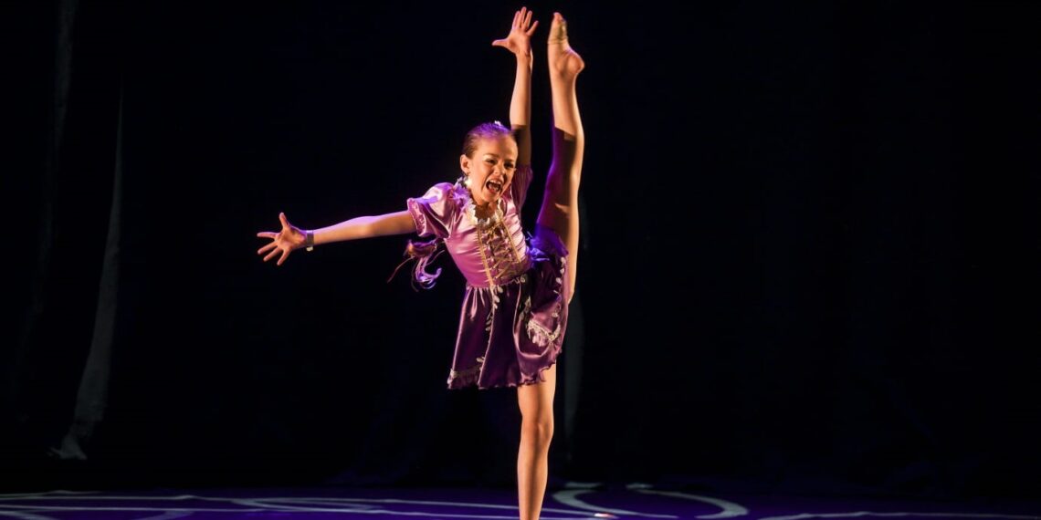 Bailarina de Campo Bom conquista vaga para a Escola do Teatro Bolshoi