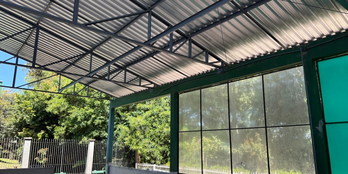 Escola municipal de Sapiranga melhora estrutura, com substituição do telhado