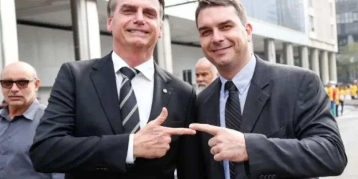Flávio Bolsonaro confirma candidatura à Presidência em 2026