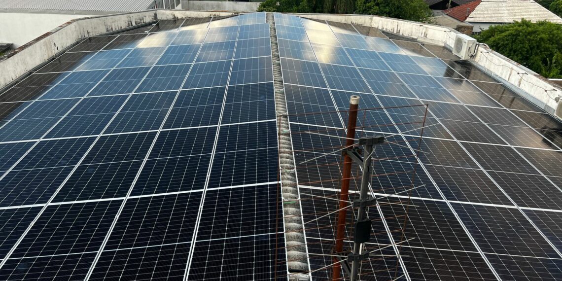 Ativação de placas solares garante economia à Câmara de Vereadores de Sapiranga