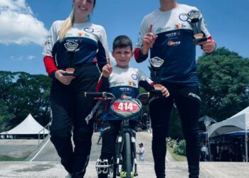 Família Schüler faz história e conquista três títulos no bicicross gaúcho