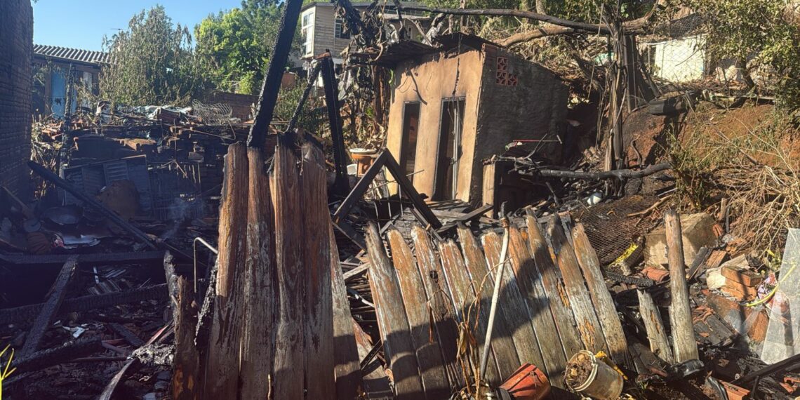 Incêndio destrói residência em Campo Bom