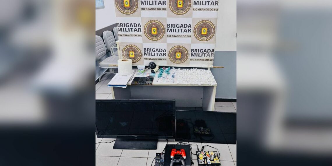 Homem é preso por tráfico de drogas durante patrulhamento da Brigada Militar, em Campo Bom