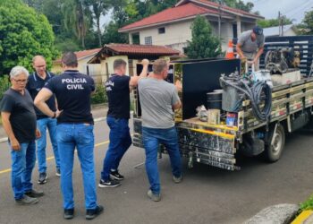 Polícia Civil apreende máquina de bronzeamento artificial em Dois Irmãos
