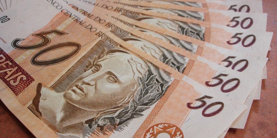 Salário mínimo será de R$ 1.621 a partir de 1º de janeiro de 2026