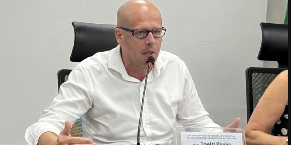 Deputado Joel Wilhelm exige clareza nos números durante CPI dos pedágios