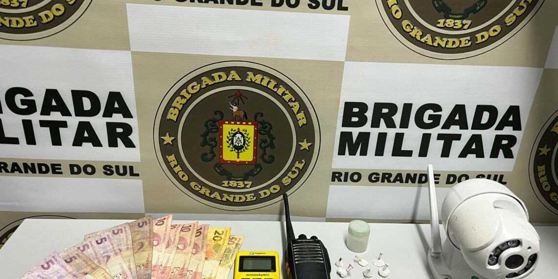 Jovem é preso por tráfico de drogas no bairro Oeste, em Sapiranga