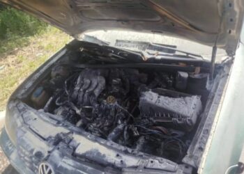 Incêndio em veículo é controlado pelos Bombeiros Voluntários de Nova Hartz na RS-239