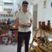 Artesão produz brinquedos de madeira há nove anos, em Campo Bom