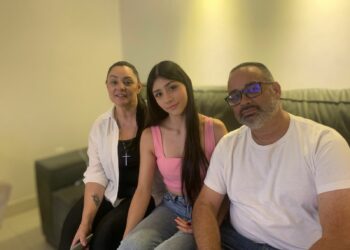 Pai que trabalha com calçados cria sapato para aniversário da filha em Sapiranga