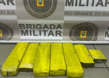 Mulher é presa por tráfico de drogas em Dois Irmãos após ser flagrada com quase 4kg de maconha