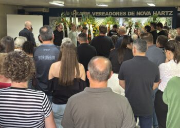 Despedida do ex-prefeito Flavio Jost é marcada por  homenagens e emoção na Câmara de Vereadores