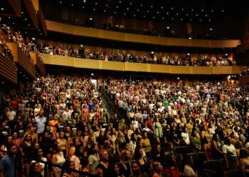 Profissionais da educação participam de evento que abre ano letivo em Campo Bom