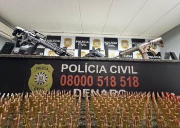 Mulher é presa com arsenal e veículo blindado em Campo Bom