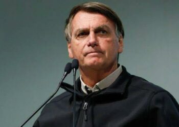 Bolsonaro deve receber alta na sexta após internação por pneumonia