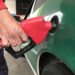 Governo brasileiro zera imposto e subsidia diesel para conter alta do petróleo