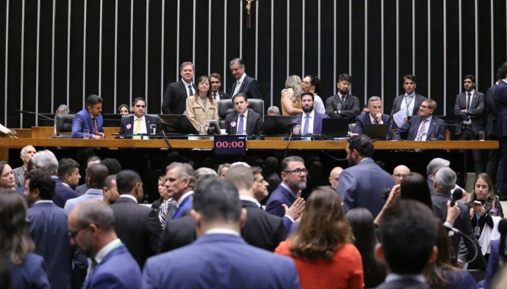 Câmara acelera proposta que amplia limite e benefícios para MEIs