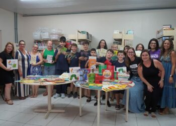 Prefeitura de Campo Bom inicia entrega de mais de 4 mil livros à rede municipal