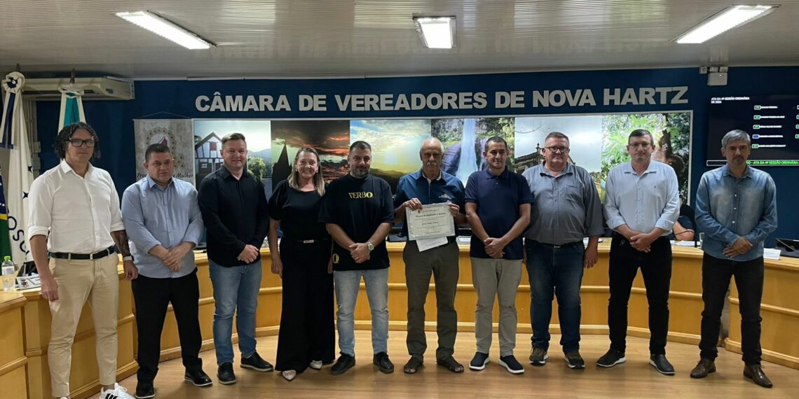 Câmara de Nova Hartz aprova projetos e homenagem em sessão marcada por debates entre vereadores