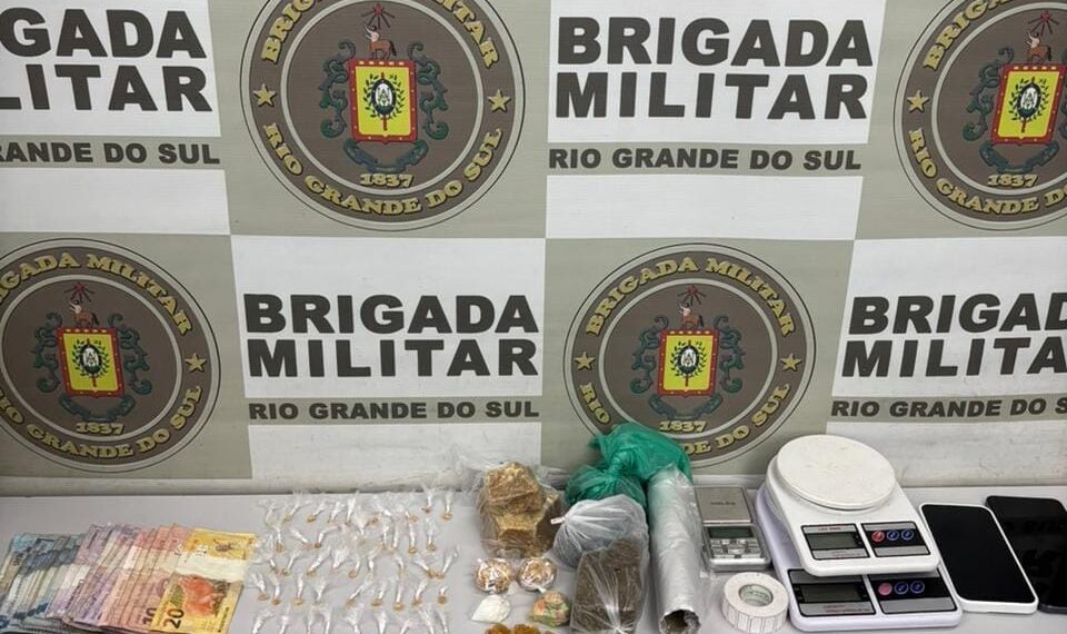 Brigada Militar prende mulher e apreende adolescente por tráfico de entorpecentes