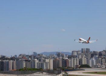 Petrobras eleva em até 55% o preço da querosene de aviação após alta do petróleo