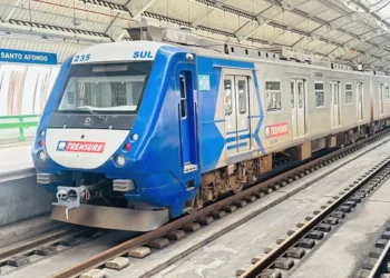Acidente na BR-116 paralisa estações e afeta passageiros do Vale