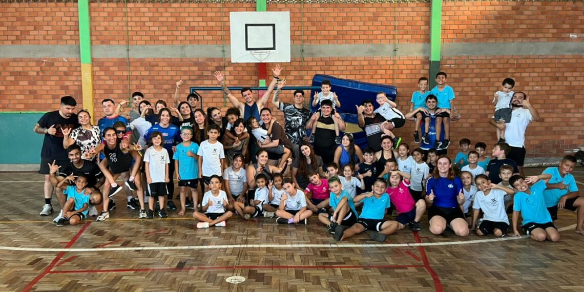 Universitários chilenos participam de atividades do projeto Joga Aurora em Campo Bom