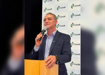 Edgar Pretto desiste da pré-candidatura para apoiar Juliana Brizola ao Governo do Estado