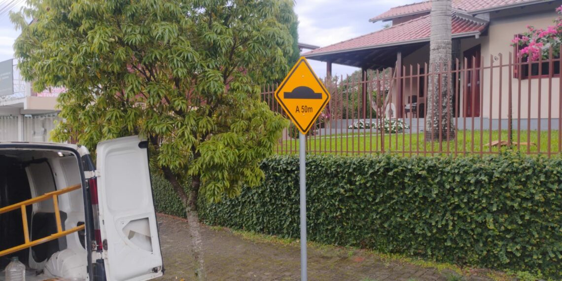 Araricá renova sinalização urbana e reforça a segurança no trânsito