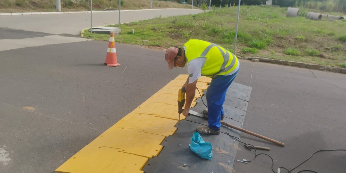 Araricá renova sinalização urbana e reforça a segurança no trânsito
