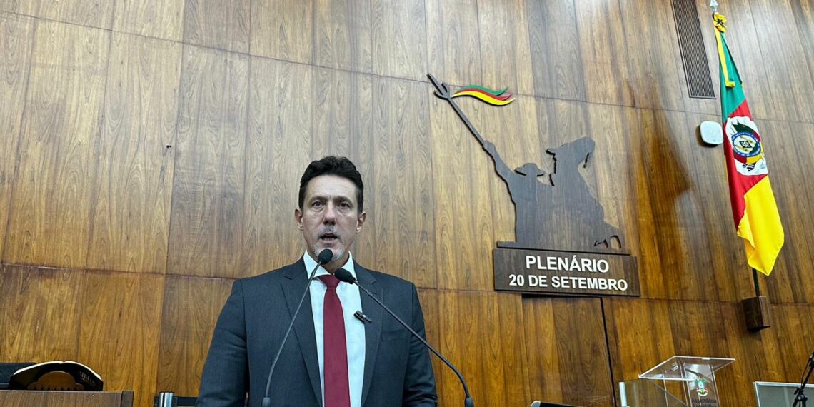 Delegado Zucco tem projeto Patrulha Bernardo aprovado em plenário e avança na proteção de crianças e adolescentes no estado