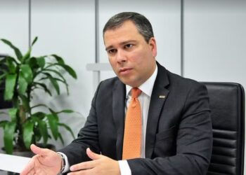 Ex-presidente do BRB é preso em investigação sobre negócios com o Banco Master