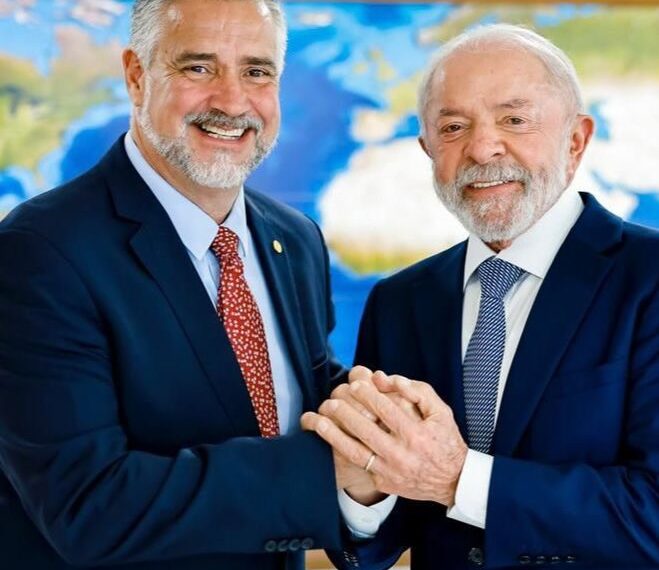 Lula anuncia Paulo Pimenta como novo líder do governo na Câmara